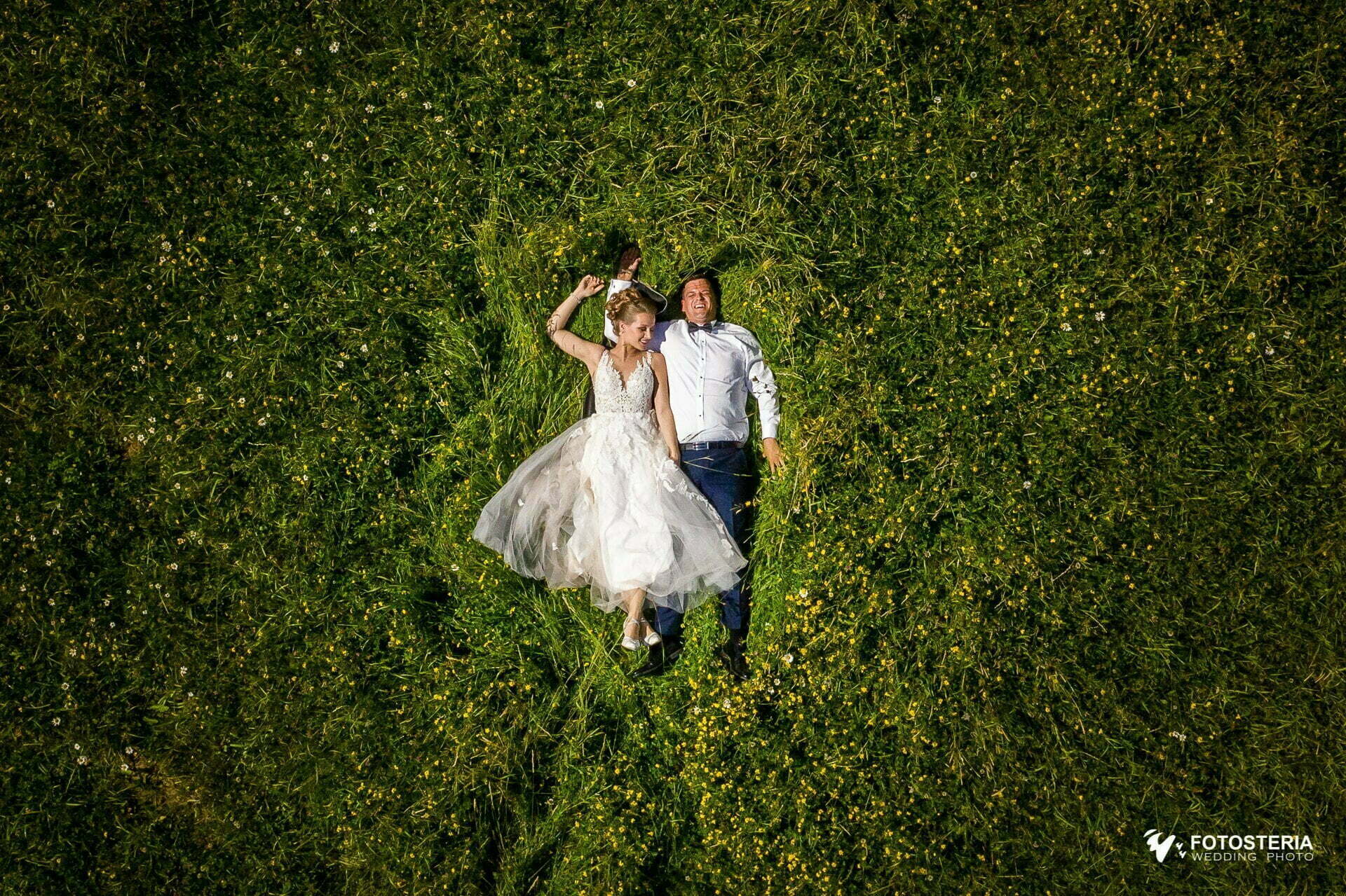 Sesja ślubna w Beskidach - zdjęcie z drona